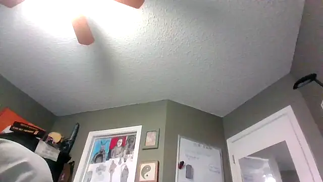 Snapshot of Edgeof26 chatting on February 18, 2026, 11:11 pm Edgeof26 online show from February 18, 2026, 11:11 pm