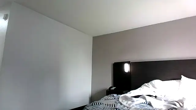 Snapshot of Edgeof26 chatting on March 9, 2026, 3:16 pm Edgeof26 online show from March 9, 2026, 3:16 pm