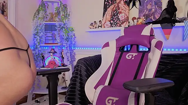 EvaTyrell online show from October 13, 2025, 1:00 pm