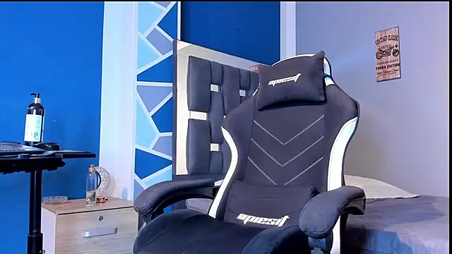 alex oficial online show from July 9, 2026, 4:49 am