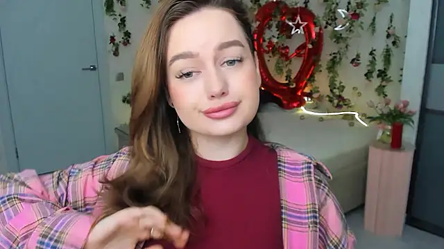 Snapshot of MiracleCurly chatting on March 3, 2026, 7:31 pm MiracleCurly online show from March 3, 2026, 7:31 pm