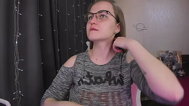 Snapshot of MissBrightShine chatting on February 13, 2026, 10:55 am MissBrightShine online show from February 13, 2026, 10:55 am