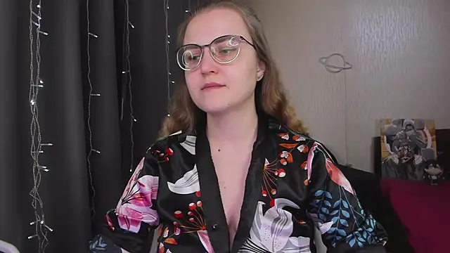 Snapshot of MissBrightShine chatting on February 20, 2026, 11:22 am MissBrightShine online show from February 20, 2026, 11:22 am