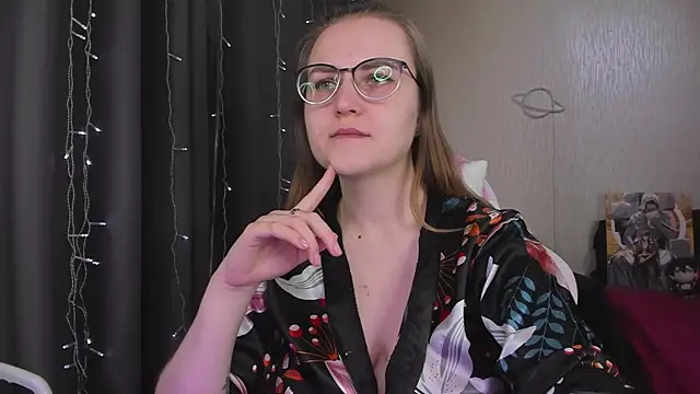 Snapshot of MissBrightShine chatting on February 28, 2026, 11:22 am MissBrightShine online show from February 28, 2026, 11:22 am