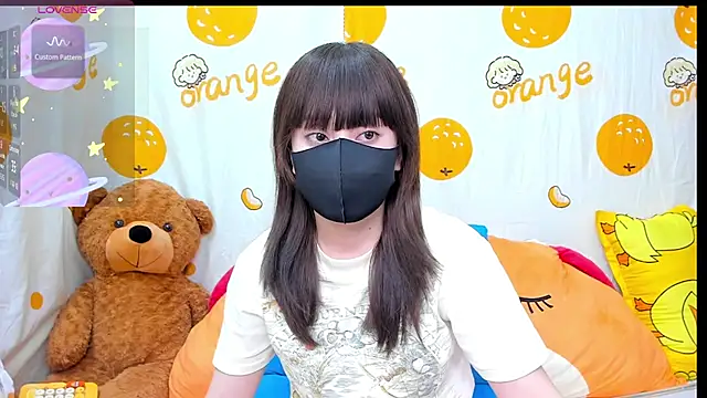 alonelove   online show from October 19, 2025, 2:23 am