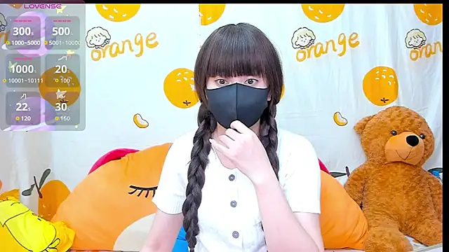 alonelove   online show from October 28, 2025, 2:37 am