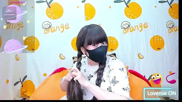 alonelove   online show from November 20, 2025, 2:12 am