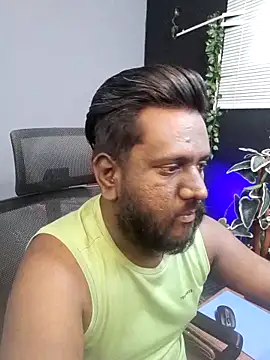 Rayansmith  online show from November 17, 2025, 6:19 am