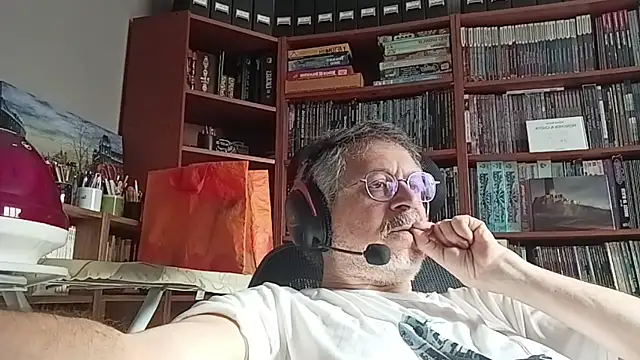 Mandra is a whore online show from October 22, 2025, 9:42 am