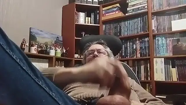 Mandra is a whore online show from October 31, 2025, 11:06 pm