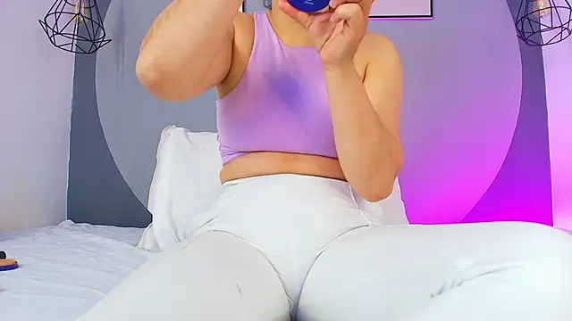 Snapshot of sarita_duque chatting on April 14, 2026, 12:22 pm sarita duque online show from April 14, 2026, 12:22 pm