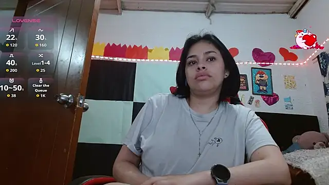 Saray extrovert  online show from December 3, 2025, 9:40 am