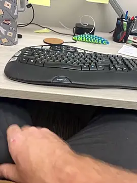 Bigbi6foot5 online show from October 15, 2025, 7:14 pm