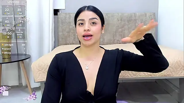 Paula Desousa online show from February 4, 2025, 1:56 am