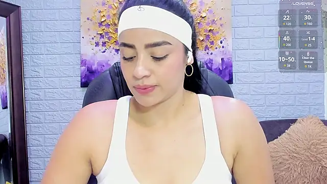 Paula Desousa online show from September 10, 2025, 6:08 pm