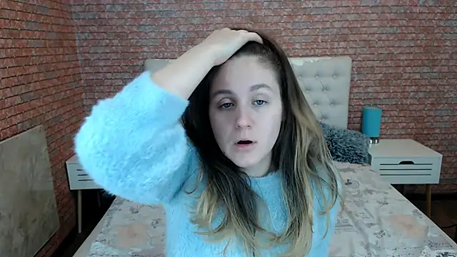 Holliy Cooper online show from October 22, 2025, 6:35 am