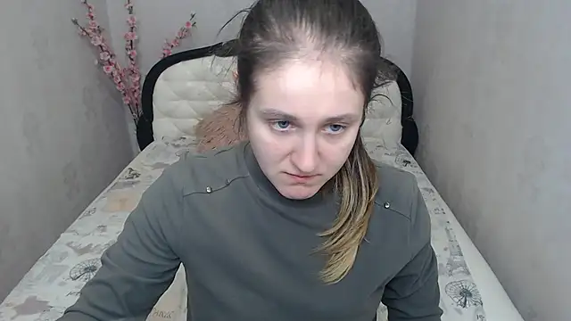 Snapshot of Holliy_Cooper chatting on April 23, 2026, 8:13 am Holliy Cooper online show from April 23, 2026, 8:13 am