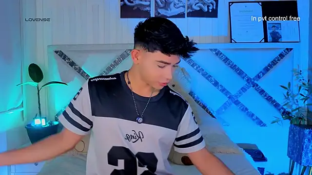 Snapshot of Austin_connor_ chatting on January 15, 2026, 9:58 am Austin connor online show from January 15, 2026, 9:58 am