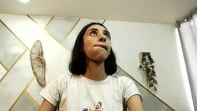 RoxanaCyrano  online show from October 14, 2025, 7:03 pm