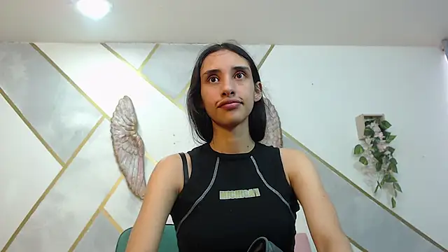 RoxanaCyrano  online show from December 15, 2025, 7:29 pm