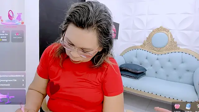 Snapshot of dianamilf chatting on March 17, 2025, 12:30 am dianamilf online show from March 17, 2025, 12:30 am