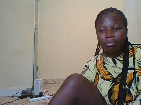 Snapshot of prettychic5 chatting on February 3, 2026, 12:21 pm prettychic5 online show from February 3, 2026, 12:21 pm