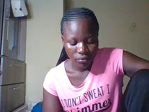 Snapshot of prettychic5 chatting on March 3, 2026, 4:02 pm prettychic5 online show from March 3, 2026, 4:02 pm