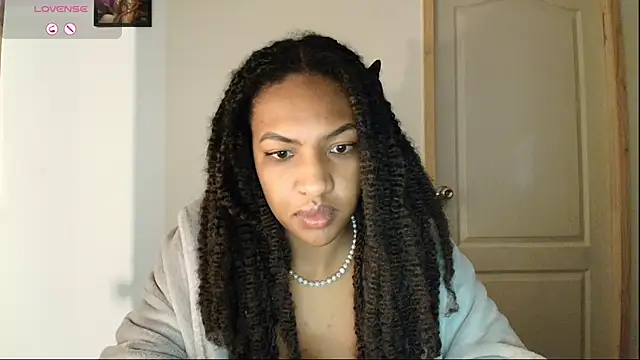im alivys  online show from June 18, 2026, 1:28 am