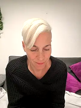 DarleenHot online show from October 24, 2025, 6:48 pm