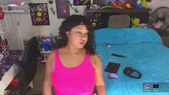 Snapshot of temptressbeauty24 chatting on September 17, 2025, 8:32 pm temptressbeauty24 online show from September 17, 2025, 8:32 pm