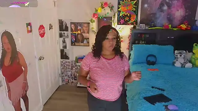 temptressbeauty24 online show from October 18, 2025, 9:04 pm