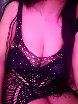 Snapshot of Zeina2024 chatting on December 14, 2025, 6:34 pm Zeina2024 online show from December 14, 2025, 6:34 pm