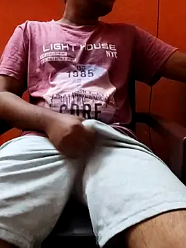 Snapshot of mrshine chatting on February 13, 2025, 4:50 pm mrshine online show from February 13, 2025, 4:50 pm