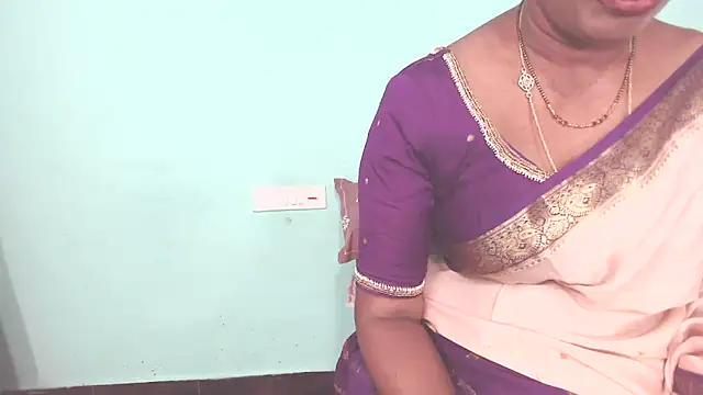 shrutitelugu69 online show from June 21, 2026, 7:33 am