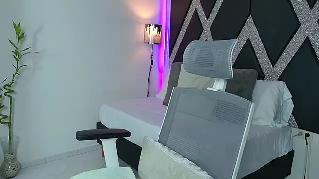 Snapshot of blonde_cat15 chatting on June 12, 2026, 3:05 am blonde cat15 online show from June 12, 2026, 3:05 am