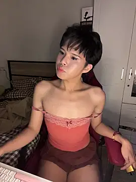 Snapshot of Plaxtique chatting on February 5, 2026, 5:39 pm Plaxtique online show from February 5, 2026, 5:39 pm