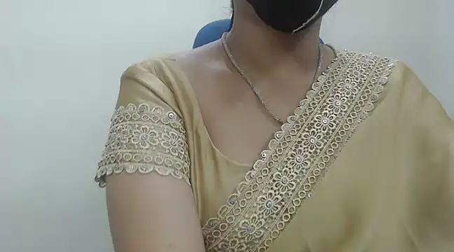 Snapshot of Lovely_Siri_23 chatting on January 31, 2025, 5:53 pm Lovely Siri 23 online show from January 31, 2025, 5:53 pm