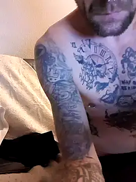 Snapshot of PIercingBoy38 chatting on December 26, 2024, 11:46 pm PIercingBoy38 online show from December 26, 2024, 11:46 pm