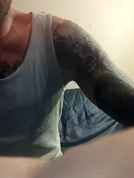 Snapshot of PIercingBoy38 chatting on November 2, 2025, 7:27 pm PIercingBoy38 online show from November 2, 2025, 7:27 pm