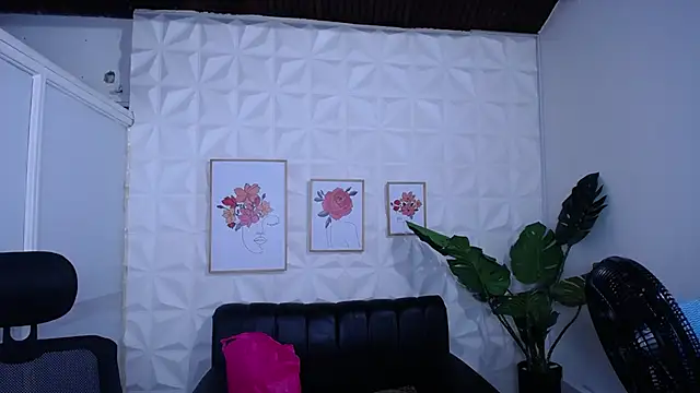 Valentinaa mature online show from November 21, 2025, 11:03 pm