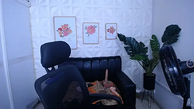 Valentinaa mature online show from February 26, 2026, 9:30 am