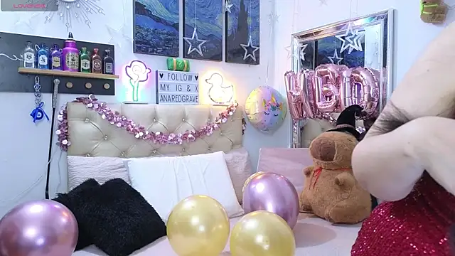 AnnaRedgrave online show from November 26, 2025, 5:30 am