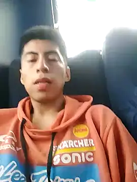 Snapshot of Alexander9827 chatting on January 9, 2025, 10:52 pm Alexander9827 online show from January 9, 2025, 10:52 pm