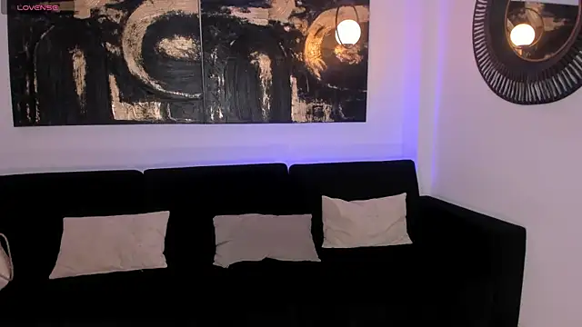 Snapshot of LizzHamilton__ chatting on March 3, 2026, 8:59 pm LizzHamilton online show from March 3, 2026, 8:59 pm