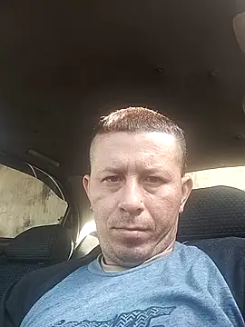 Snapshot of Somospareja1987 chatting on April 10, 2026, 1:38 pm Somospareja1987 online show from April 10, 2026, 1:38 pm
