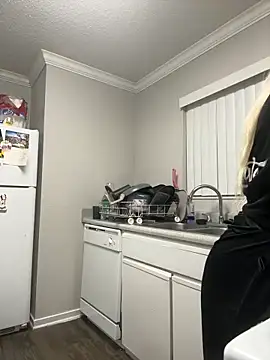 Snapshot of creamdreammmm chatting on November 12, 2025, 2:56 am creamdreammmm online show from November 12, 2025, 2:56 am