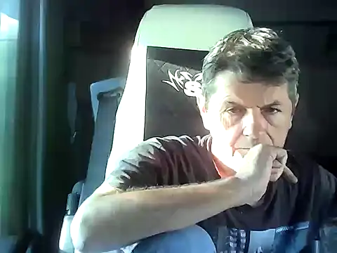 Snapshot of czarek888 chatting on October 12, 2025, 7:29 am czarek888 online show from October 12, 2025, 7:29 am