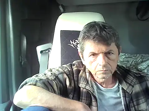 Snapshot of czarek888 chatting on October 26, 2025, 12:11 pm czarek888 online show from October 26, 2025, 12:11 pm