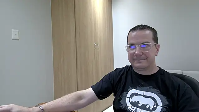 BrettJ81 online show from March 4, 2025, 3:04 pm