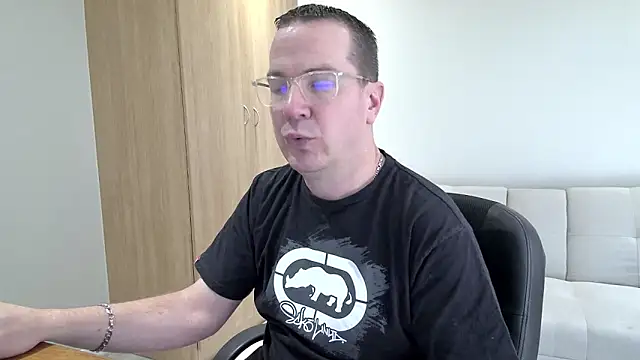 BrettJ81 online show from September 19, 2025, 1:45 pm